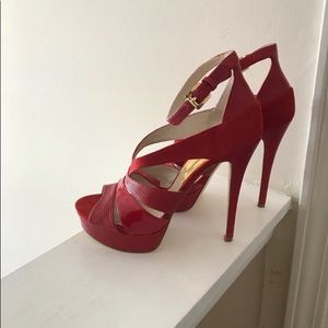 Puuuurfect Patent and Suede Leather Platform Pumps